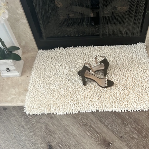 Green man made suede made by Catherine's shoe with pearl ankle strap - Picture 2 of 2